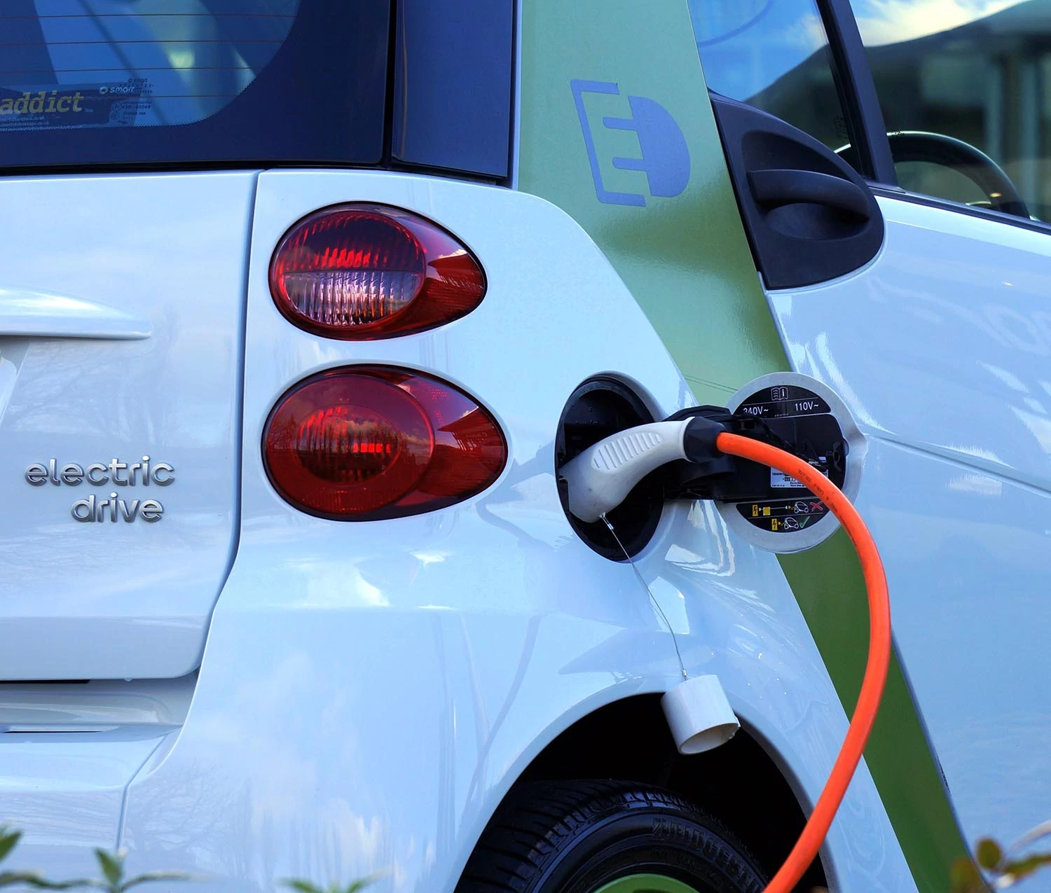 Aanvragen subsidie elektrische personenauto’s weer mogelijk